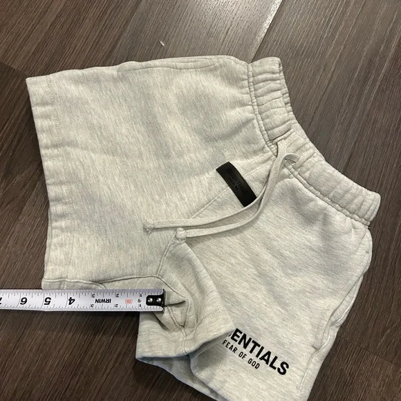 Kids ESSENTIALS Shorts - Picture 7 of 7